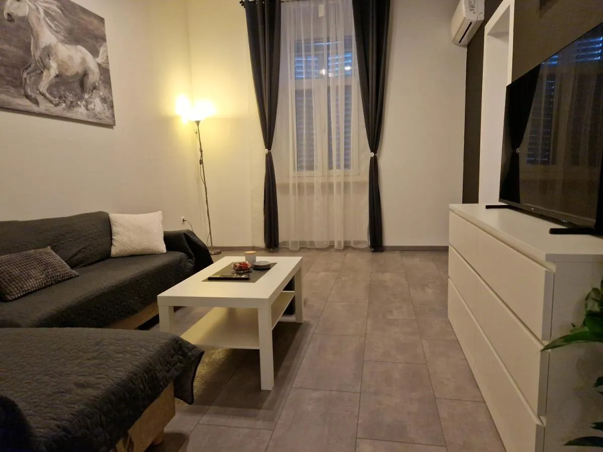 Apartment Toni Pula